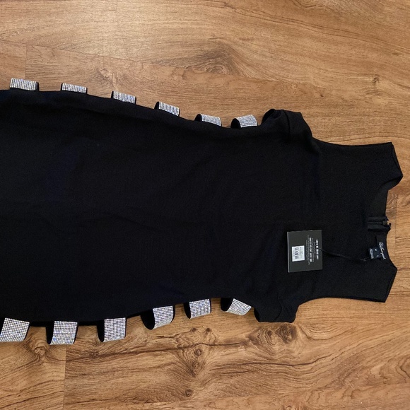 Body Con Cut Out Sides - Picture 5 of 6